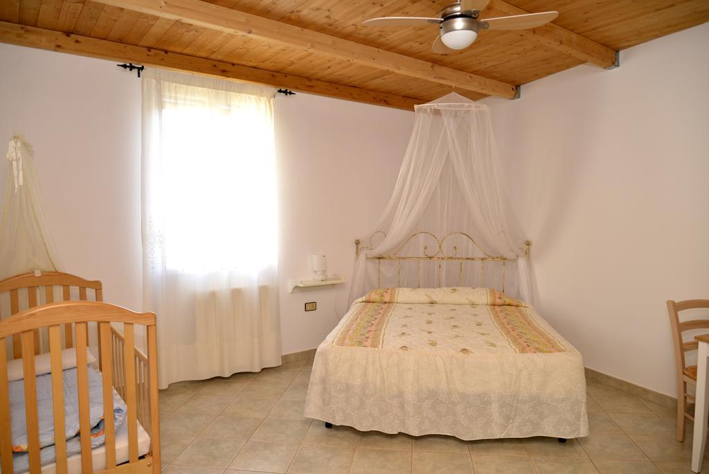 B&B S'Incontru Галтеллі Номер фото